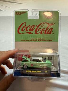 2022 M2 Machines Coca-Cola 1953 Ford Crestline Victoria A18 1:64 Limited Edition